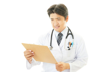 笑顔の医師