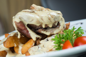 Beef steak white sauce