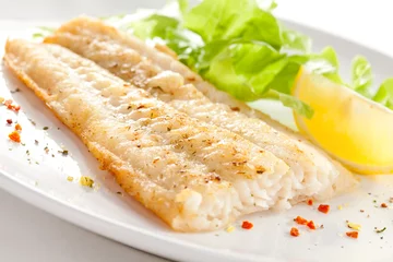 Store enrouleur sans perçage Plats de repas Fish dish - fried fish fillet with vegetables