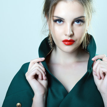 Fototapeta fashion girl, portrait of young glamour luxury fashionable woman