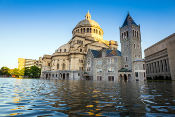 Fototapeta premium Boston downtown skyline panorama with skyscrapers over water at