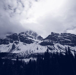 Fototapeta na wymiar Canadian mountains
