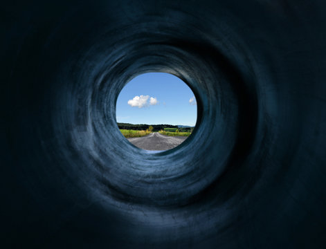 Fototapeta Tunel i droga do mistycznej krainy daleko
