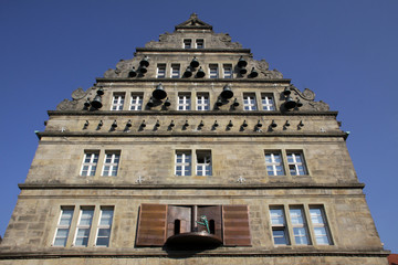 Fototapeta na wymiar Rattenfänger-Glockenspiel Hochzeitshaus Hameln