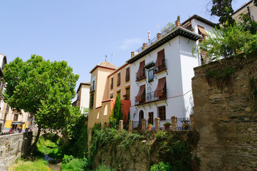 Fototapeta na wymiar Stare Miasto w Granadzie w Hiszpanii