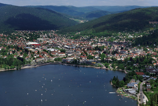G&eacute;rardmer et son lac