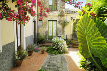 Old Courtyard In Sicily - 66232027
