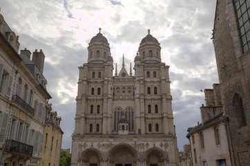 Fototapeta na wymiar Saint-Michel church. Dijon, France