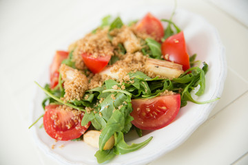 Salat mit Spargel und Tomaten