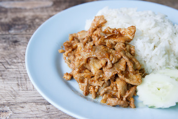 Fried pork with garlic