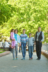 Obraz premium Happy family walking