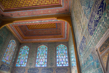 Fototapeta na wymiar Decorated wall and roof in Topkapi Palace