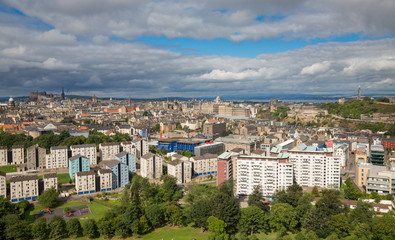 Fototapeta na wymiar Szeroki widok panoramę Edynburga