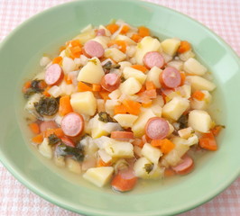 Kartoffelsuppe mit Würstchen