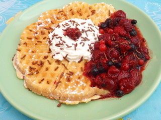 Eierwaffeln mit Obst