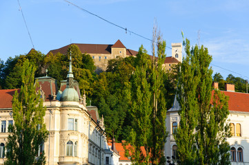 Fototapeta na wymiar Zamek i Starego Miasta w Lublanie w Słowenii