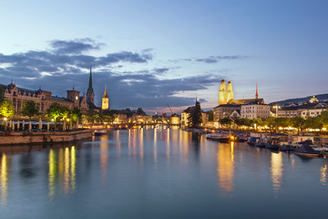 Fototapeta na wymiar Limmat river in Zurich