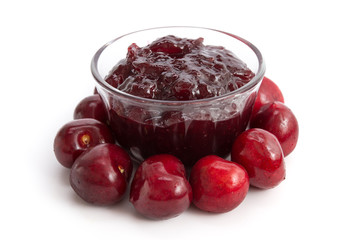 Kirschmarmelade und Kirschen