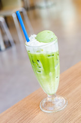 Iced green tea
