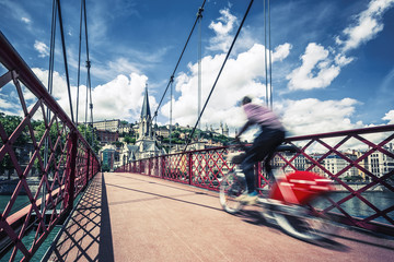 Bike on red footbridge © Frédéric Prochasson