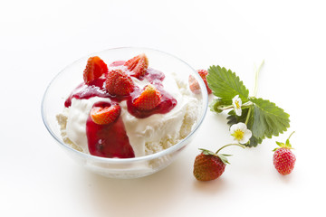 Cottage cheese with strawberries