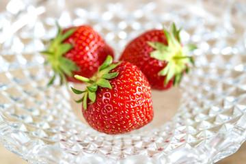 Erdbeeren in einer Glasschale