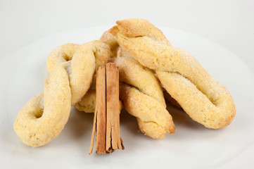 treccine o torcetti alla cannella