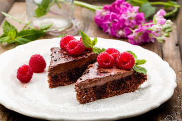 raspberry mousse chocolate dessert