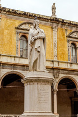 Dante Alighieri Statue, Verona