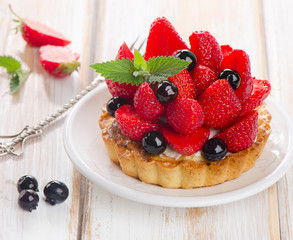 Fresh berries tart