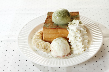 ice cream and toasted bread