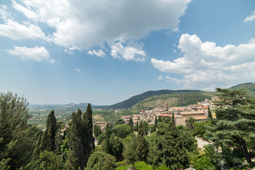 Fototapeta na wymiar Ausblick auf das Tal der Villa d'Esten