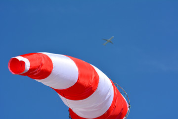 manche à air et avion