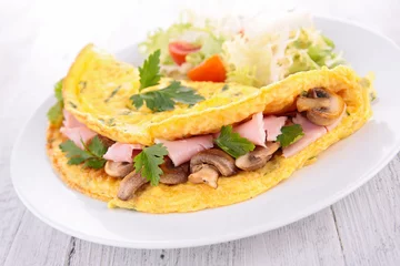 Crédence de cuisine en verre imprimé Oeufs sur le plat omelet with mushroom and ham