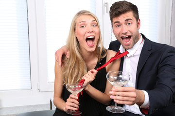 Mann und Frau schreien