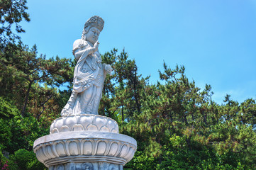 Fototapeta premium Haedong Yonggungsa Temple
