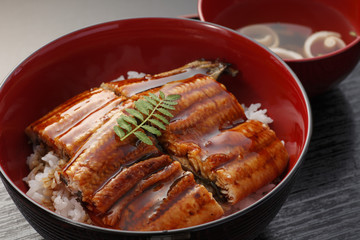 鰻丼