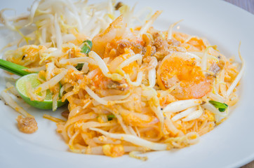 Pad thai