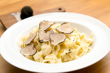 Trüffel mit Pasta