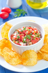nachos with salsa
