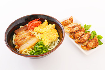 沖縄そばと餃子
