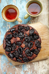 Plum pie wwith tea d