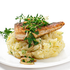 Fried fish with mashed potatoes