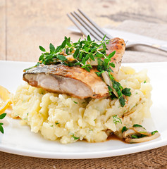 Fried fish with mashed potatoes