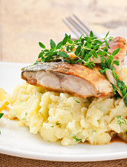 Fried fish with mashed potatoes