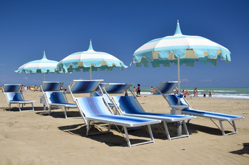 Spiaggia e ombrelloni di Rmini. 2
