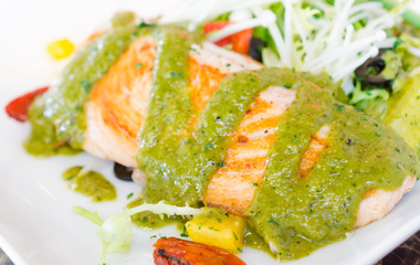 Grill salmon