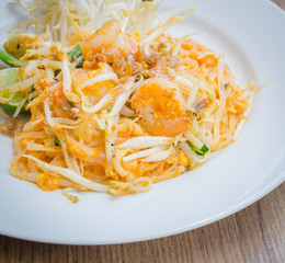 Pad thai