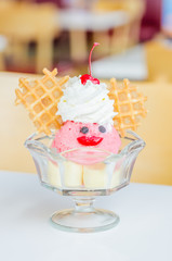 Ice cream sundae