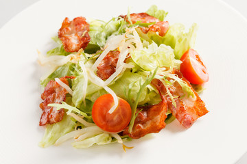 salad with bacon